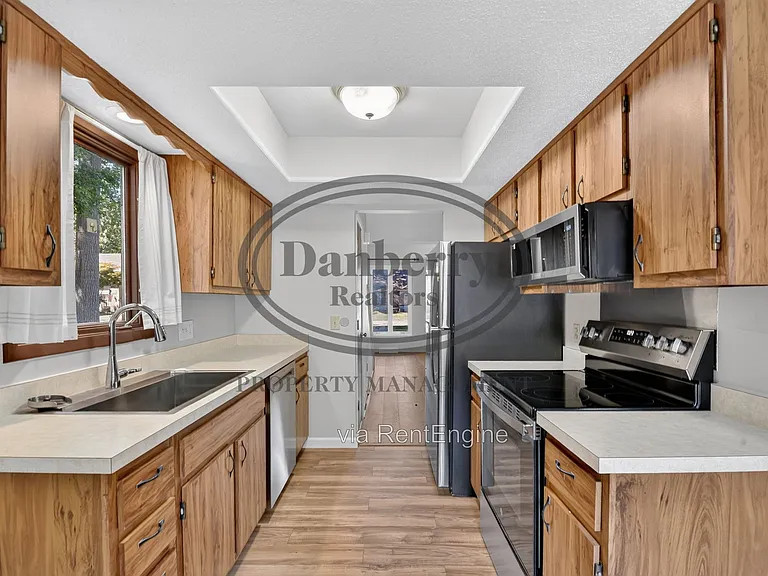 5409 Westcastle Dr #4 — Photo 10