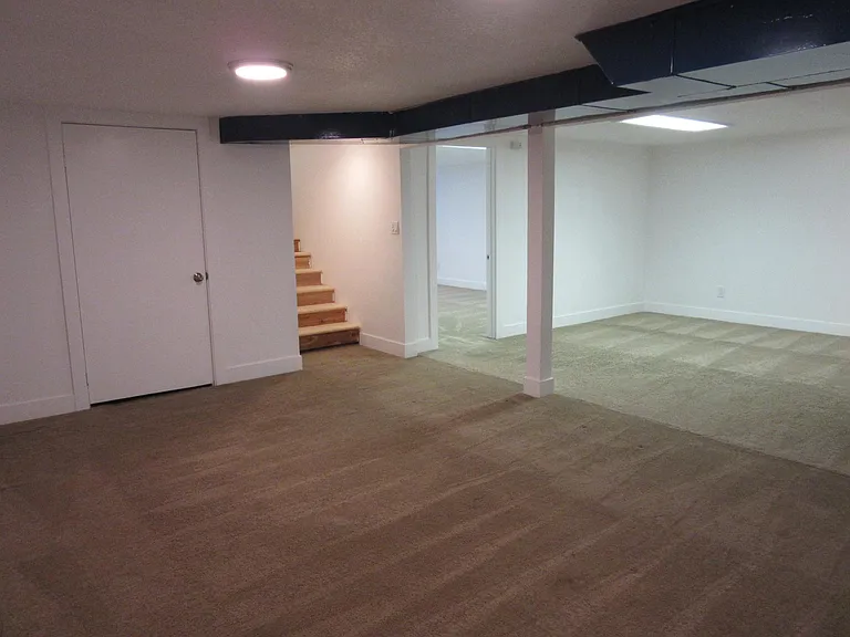 440 Dover St — Photo 27