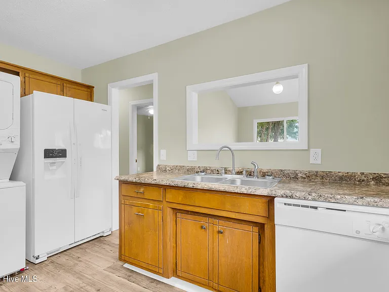125 Pirates Rd #5 — Photo 8