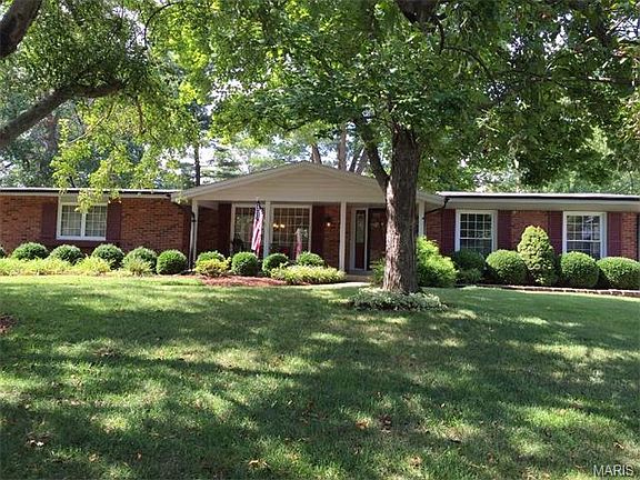 2nd image of 818 Westwood Dr
