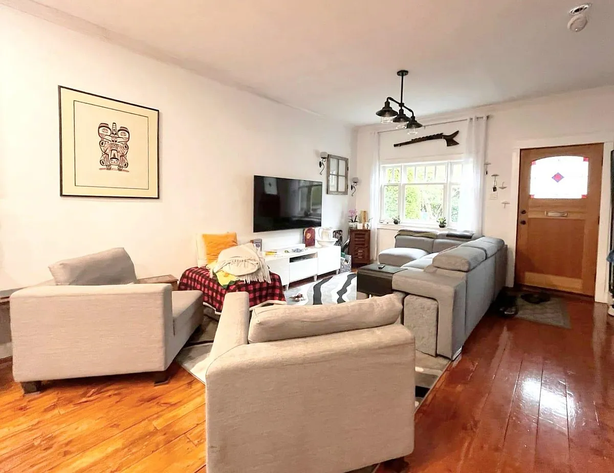 Building Photo - 515 Salsbury Dr