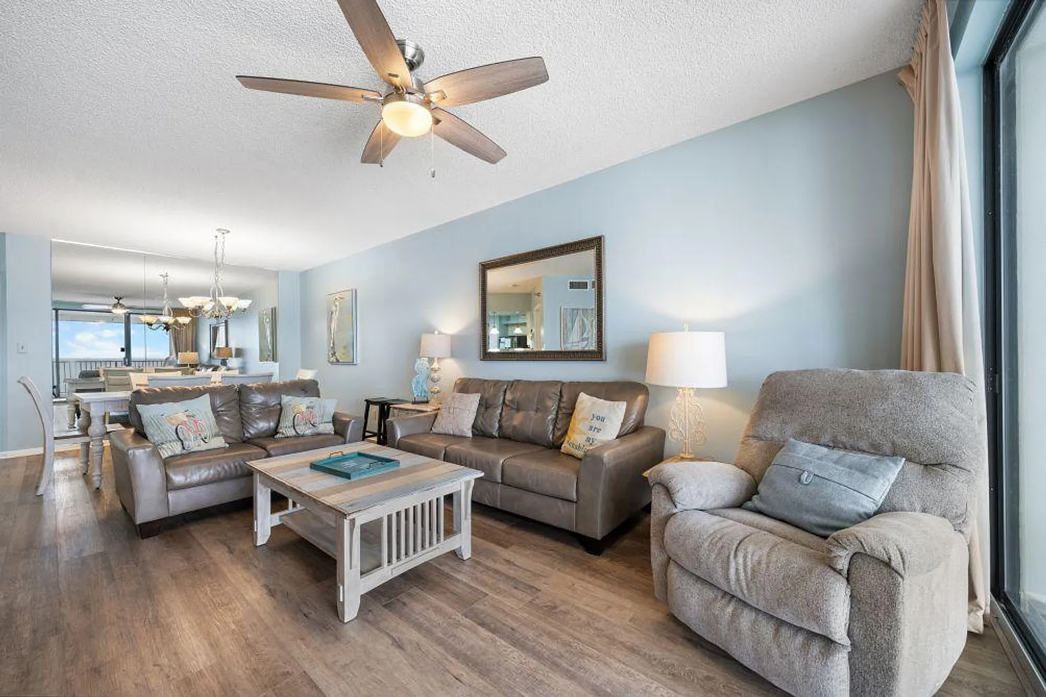 3 bed, 2.0 bath, 1259 sqft, $4,872 — Photo 1