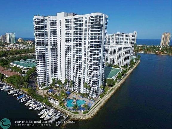 4th image of 3530 Mystic Pointe Dr APT 2703