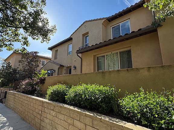 2nd image of 2222 Capistrano Way Unit 10