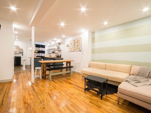 5th image of 293 Hart St #1