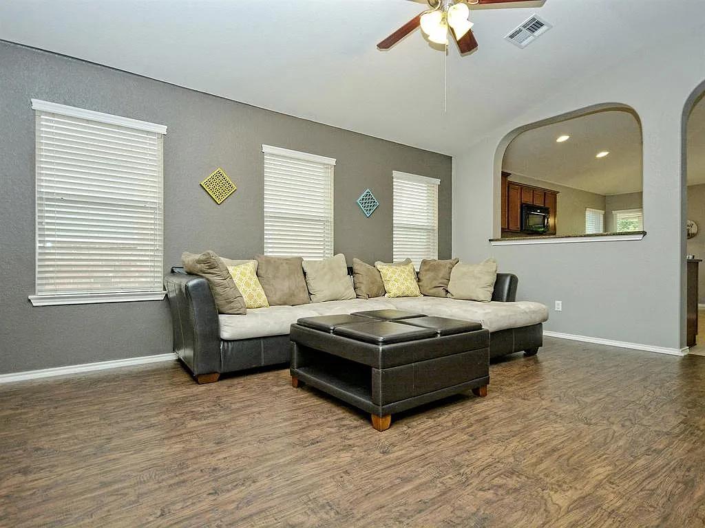 3 bed, 1424 sqft, $2,000 — Photo 4