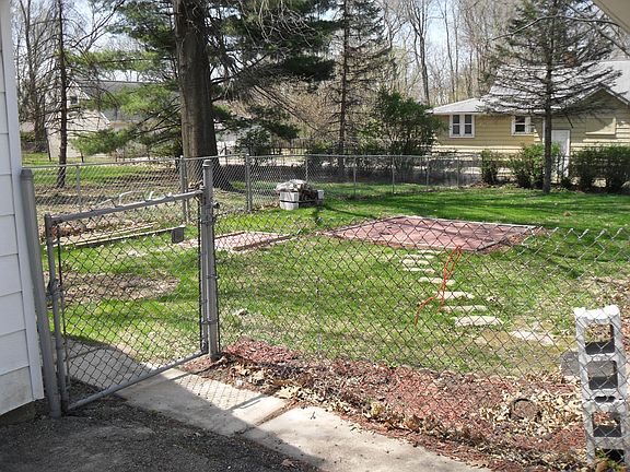 3rd image of 2706 W Eugenie Ave