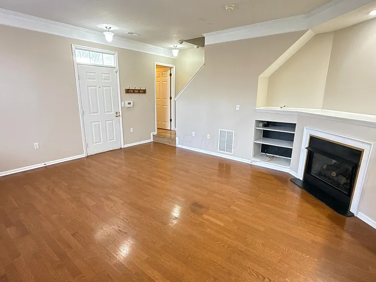6726 Durwood Ln — Photo 3