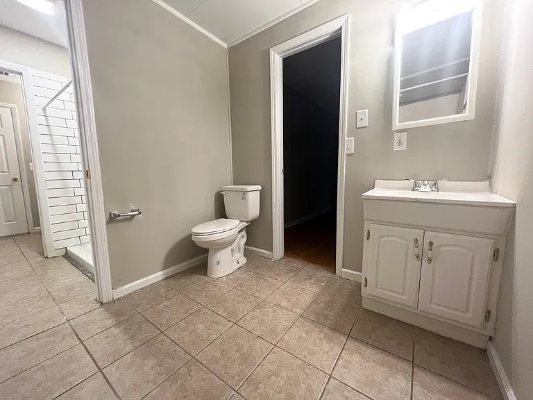 812 Robin Hood Trl — Photo 12
