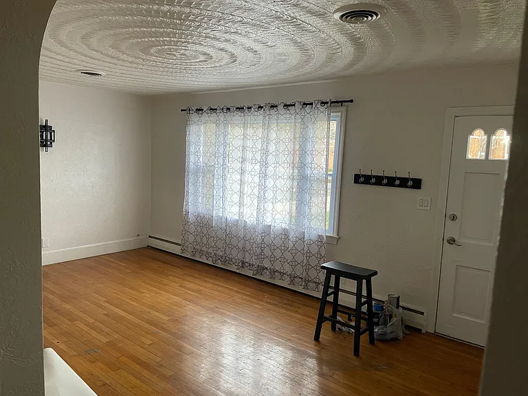 240 Mann Dr — Photo 8