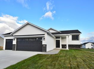 324 Highlands Ave, Zumbrota, MN 55992