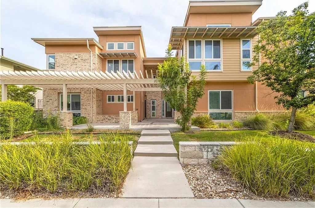 4 bed, 3.5 bath, 2377 sqft, $4,495 — Photo 1