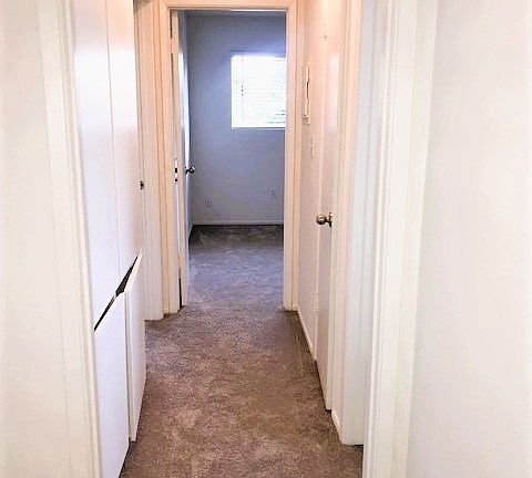 5th image of 2515 De La Vina St APT 9