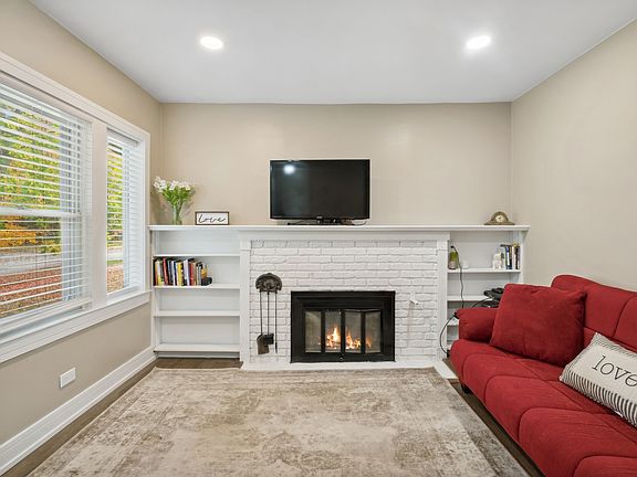 4th image of 236 N West Rd