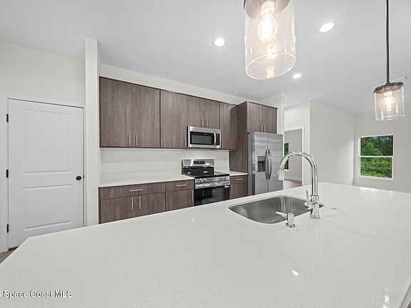 5th image of 1240 Cogan Dr SE