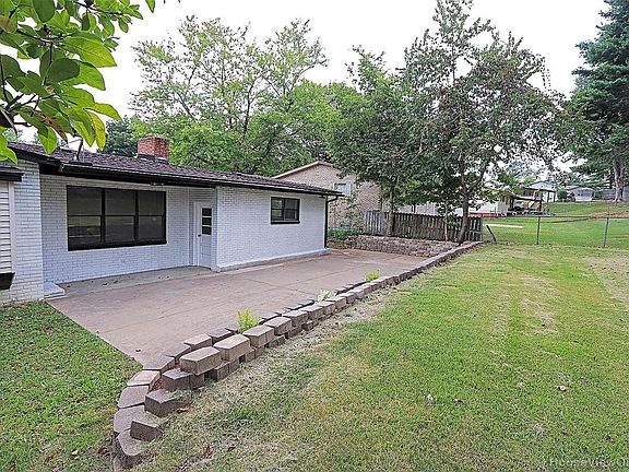 3rd image of 3118 Westfield Dr