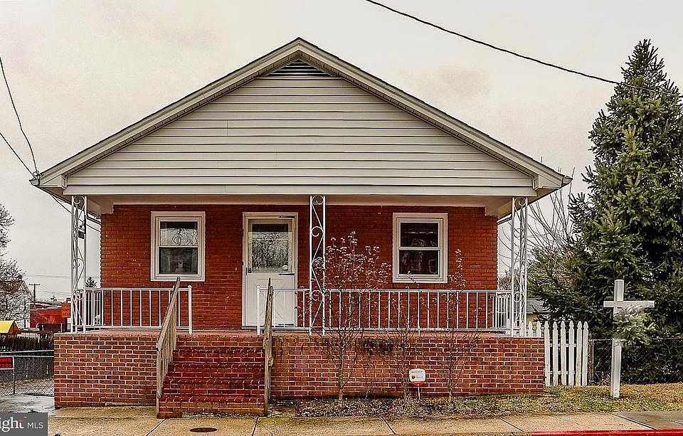 2nd image of 399 Liberty St