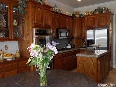 3rd image of 9809 Black Oak Ct