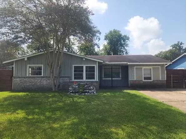 9010 Sultan Dr, Houston, TX 77078