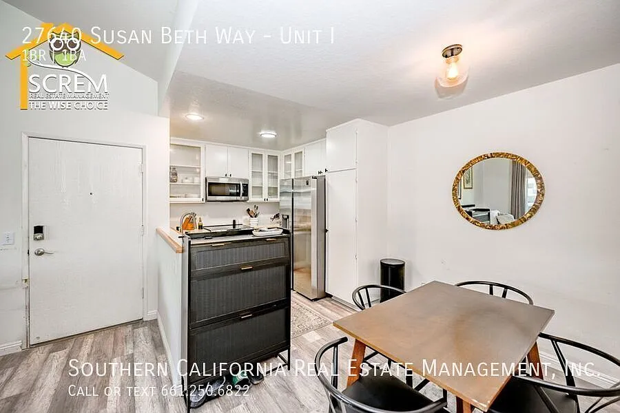 Upper One Bedroom Condo in Saugus — Photo 3