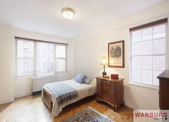 Sold by Warburg | media 17