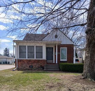 22646 Lakeland St, Saint Clair Shores, MI, 48081
