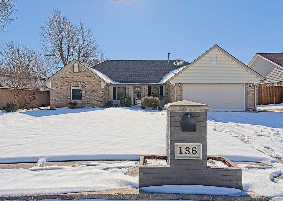 1st image of 136 E Vail Dr