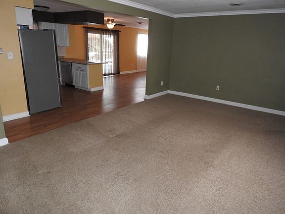 4th image of 2501 Loris Dr