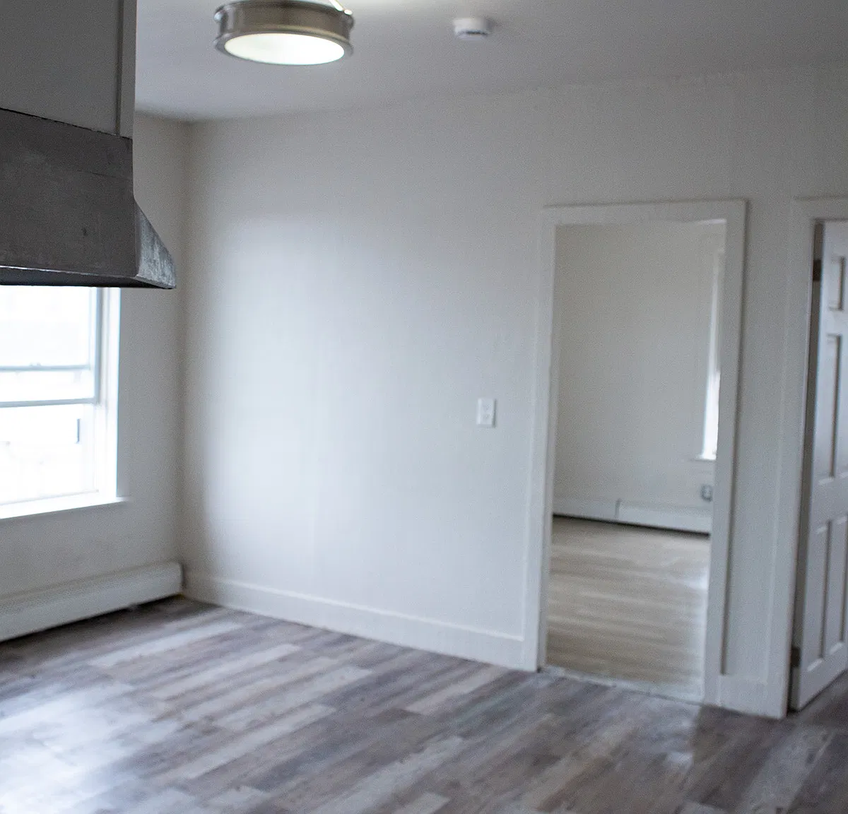 4 bed, 1000 sqft, $2,195 — Photo 3