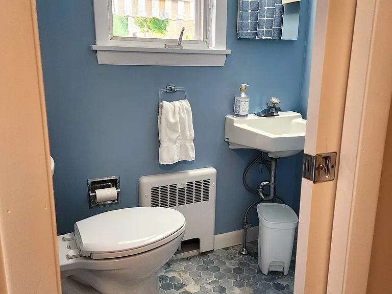 7 E Pattagansett Rd — Photo 18