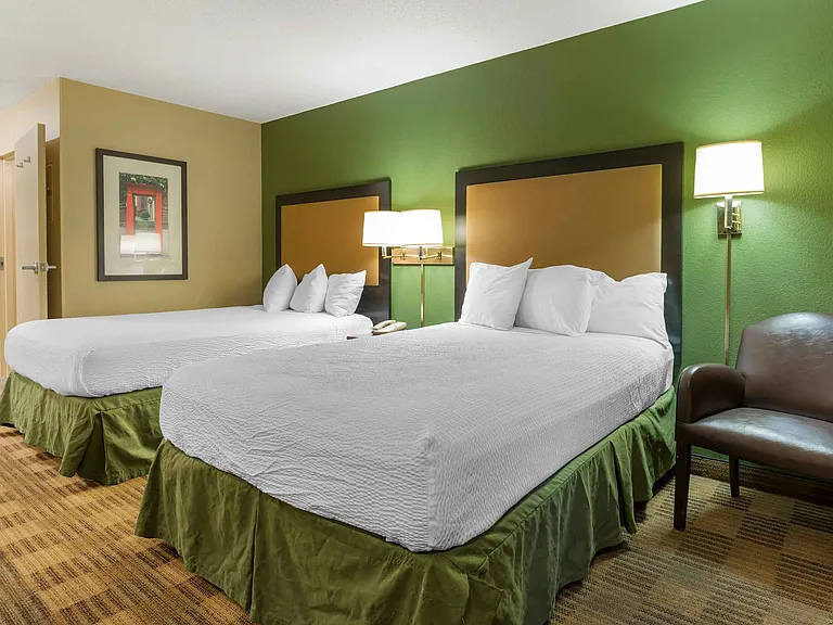 Studio Suite - 2 Full Beds