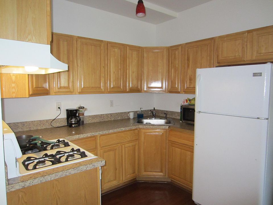 1st image of 295 Trantor Pl