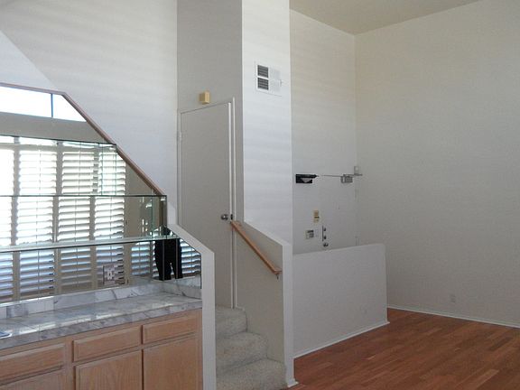3rd image of 10760 Missouri Ave APT 305