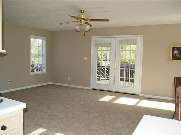 4th image of 162 Richland Ct
