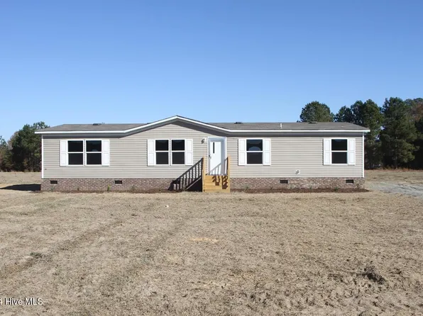 2203 Twisted Hickory Road, Elizabethtown, NC 28337