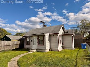 8308 Continental Ave, Warren, MI 48089