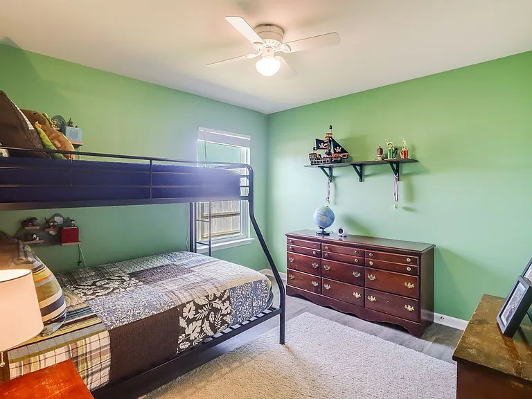 1033 Enclave Cir — Photo 7