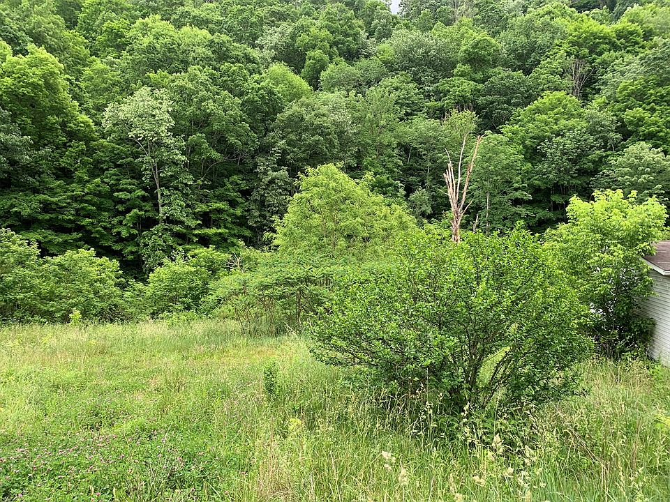 2nd image of 792 Adria Rd