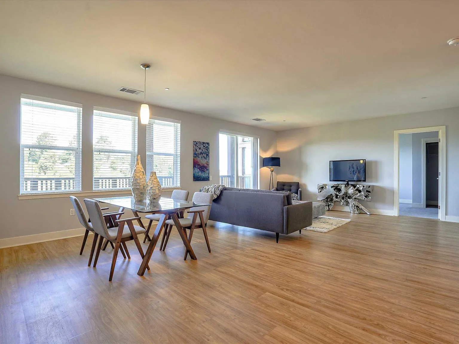 33 North Apartments — Photo 2
