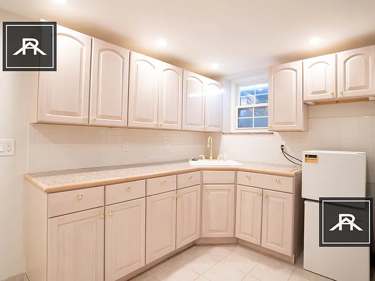 42 Puddingstone Ln — Photo 16