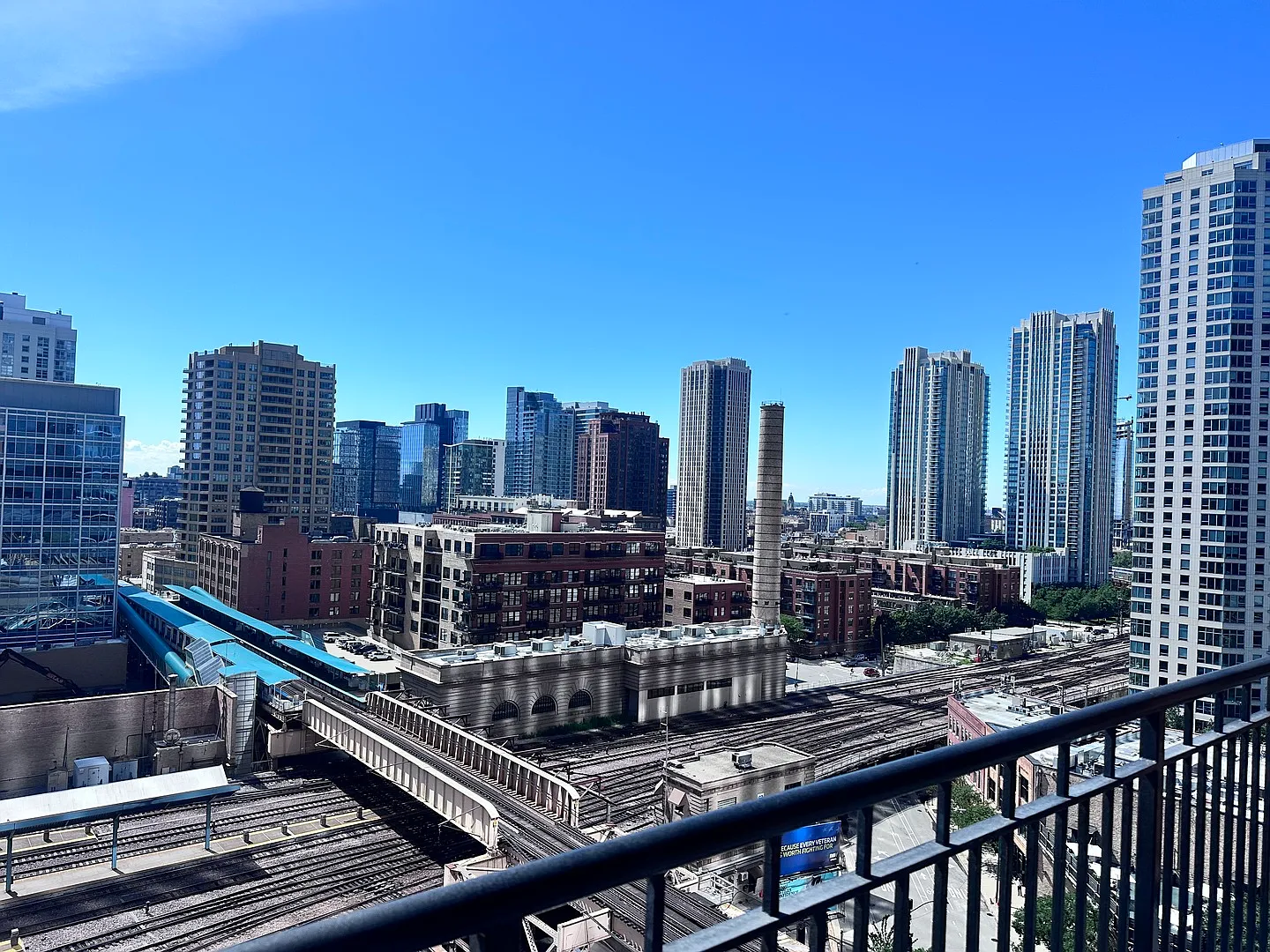 1 bed, 1198 sqft, $2,400 — Photo 2