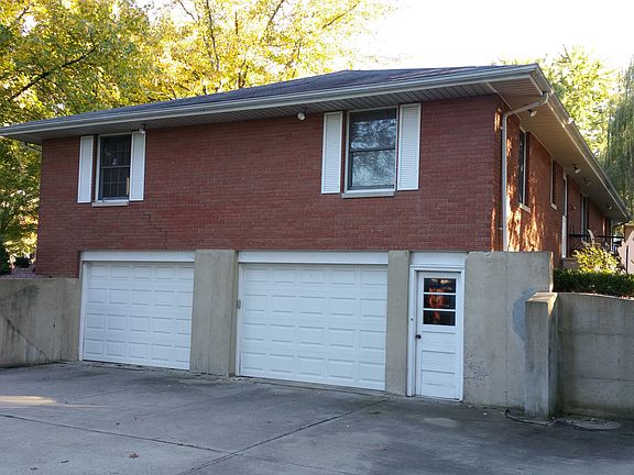 4th image of 829 S Buhrman St