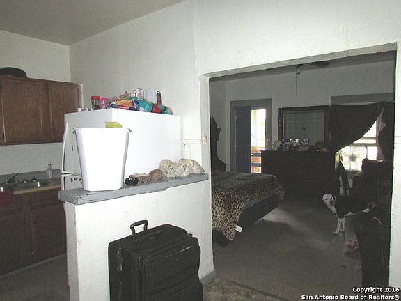 2nd image of 626 Potomac
