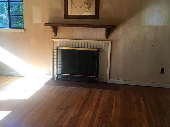 5th image of 7043 Lee Park Ct