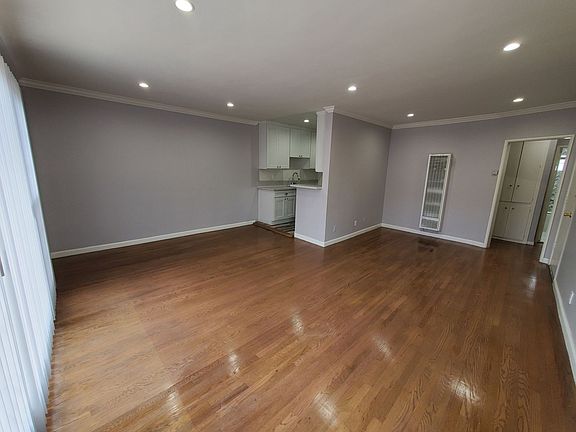 3rd image of 938 N Spaulding Ave APT 9
