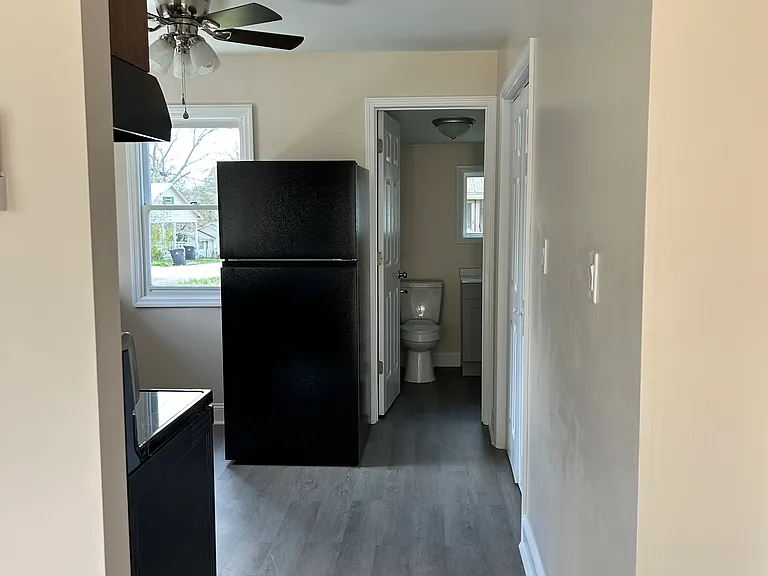 2913 Brooks Ave — Photo 5