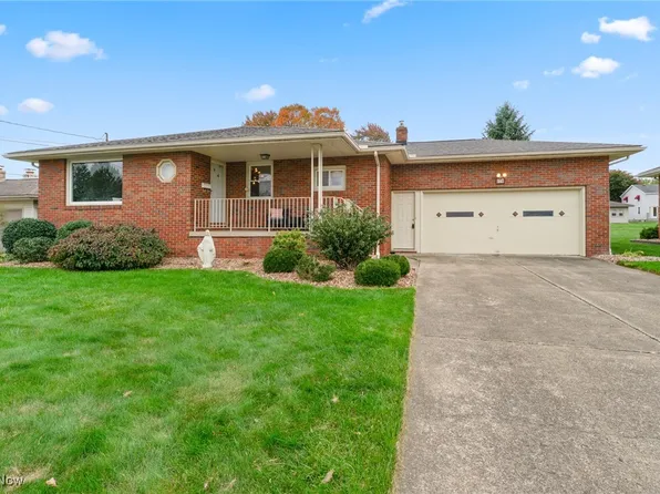 576 W Harvey St, Struthers, OH 44471