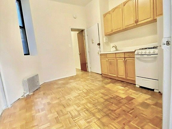 3rd image of 440 E 75th St #6
