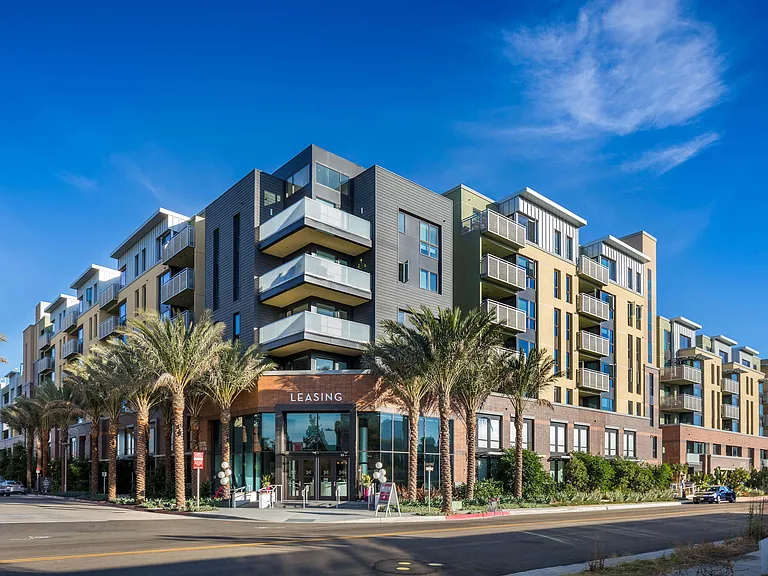 Metropolis Apartments — Photo 14