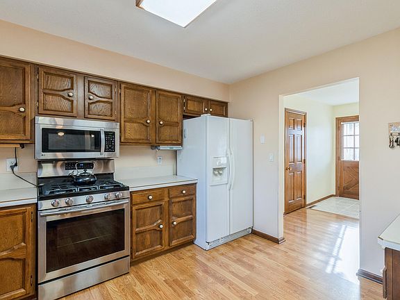 5th image of 1603 Jackson Dr